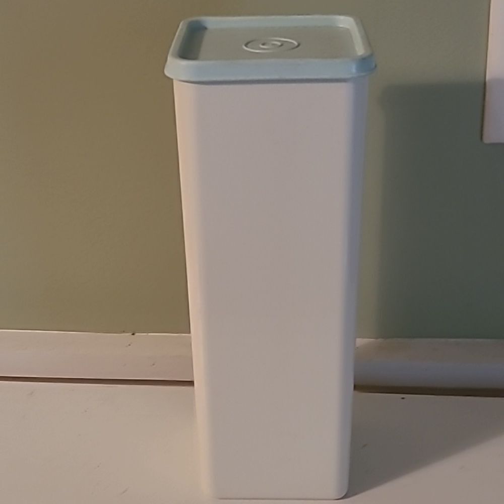 Tupperware Velveeta Keeper - Picture 9 of 12
